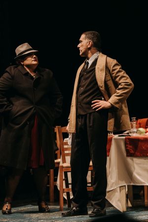 sougioul-gia-ena-brady-theater_11